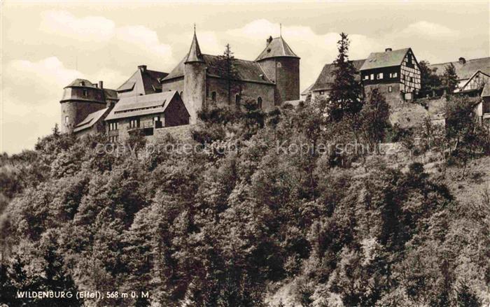 Wildenburg Eifel Hellentha NRW Burg Eifel Fachwerk Turm Hang Wald Hotel-Restaura