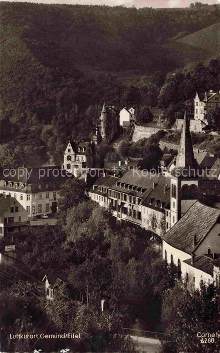 Gemuend Eifel Schleiden NRW Eifel Kirche Daecher Hang Wald Luftkurort Stadtansic