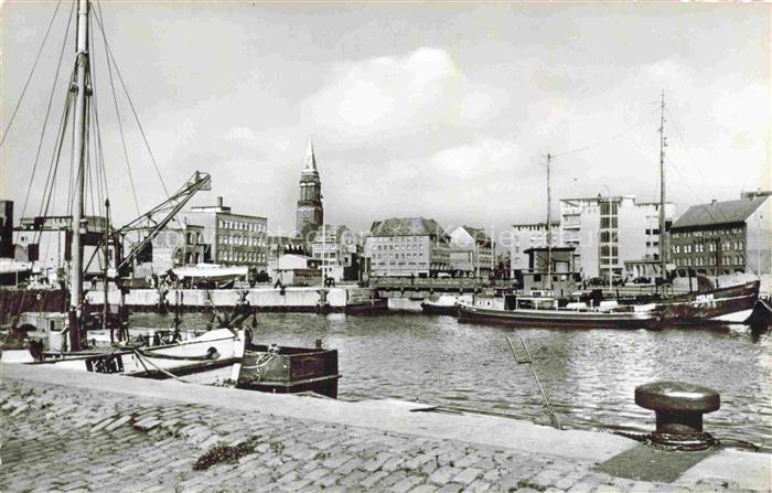 KIEL  CITY Bootshafen Hafen Kran Boote Schiffe Kai Kirche Stadtansicht