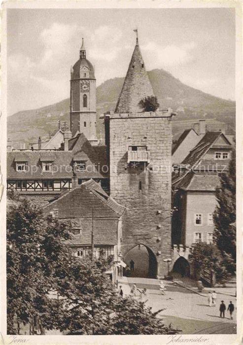 JENA  Thueringen Johannistor Stadttor Kirchturm Fachwerk Berglandschaft Passante