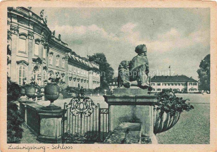 LUDWIGSBURG  BW Schloss Barockschloss Schlosshof Skulptur Loewe Brunnen Schlossf