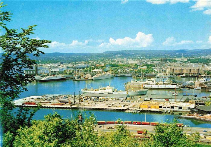 OSLO Norge Hafen Hafenpanorama Ekeberg Schiffe Kraene Industriehafen Fjord Stad