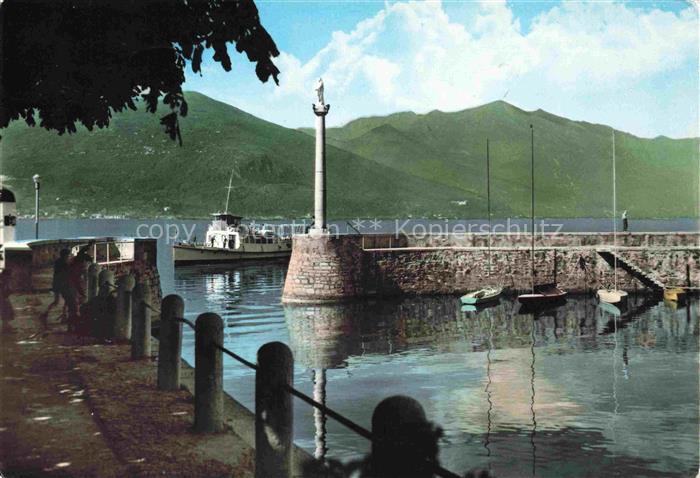Luino Lago Maggiore IT Lago-Maggiore Porto Saeule Dampfschiff Boote Berge Hafen