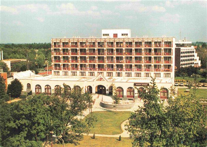Hajduszoboszlo HU MEDOSZ-ueduelő Hotel Balkon Park Baeume Rasen Kurort