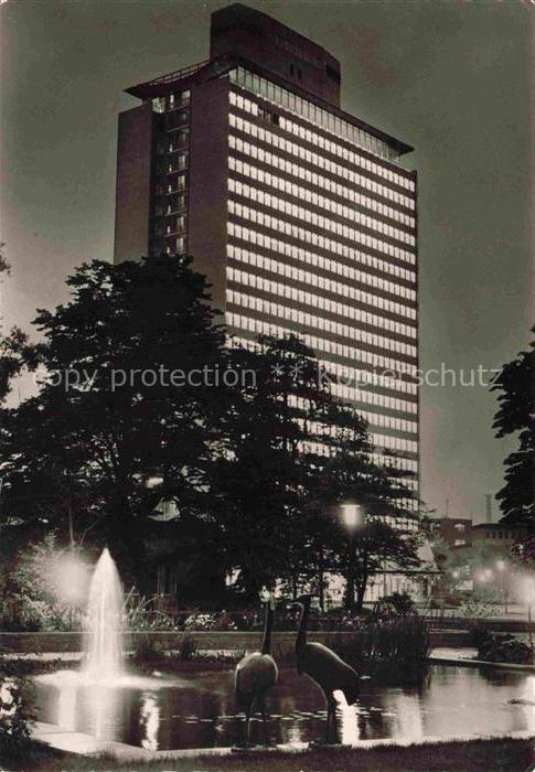 LUDWIGSHAFEN  Rhein Rheinland-Pfalz BASF-Hochhaus Hochhaus Fontaene Flamingos Na