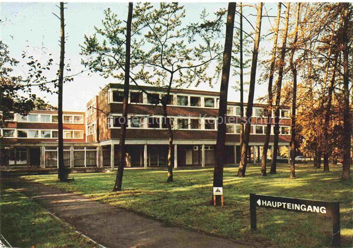 Federlohmuehlen Gaestehaus Haupteingang Verwaltungsgebaeude Baeume Park Landkrei
