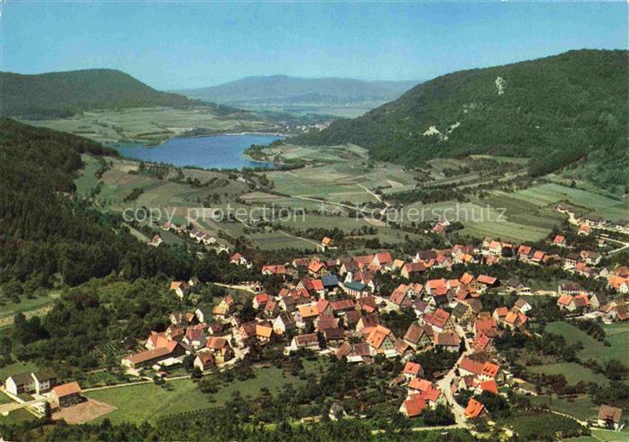 Foerrenbach Happurg Bayern Fliegeraufnahme Dorf See Huegel Felder Wald Frankenal