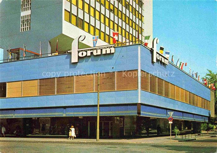 KLAGENFURT Woerthersee Kaernten AT Forum-Kaufhaus Hochhaus Flaggen Strasse Passa