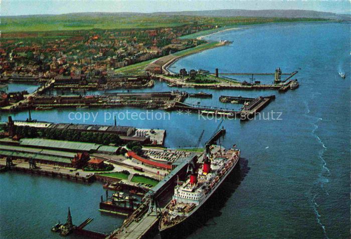 CUXHAVEN Nordseebad Hafen Steubenhoft TS-Hanseatic Schiff Luftbild Kueste Kais I