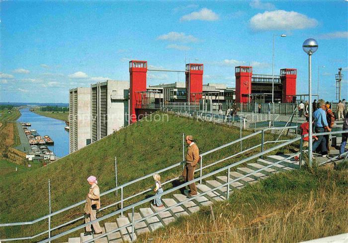 Scharnebeck Lueneburg Niedersachsen Schiffshebewerk Scharnebeck Kanal Schleusent