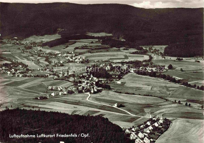 Friedenfels Oberpfalz Bayern Friedenfels Oberpfalz Dorfansicht Felder Wald Huege