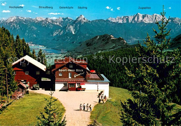 Nesselwang Allgaeu Bayern Sportheim Boeck mit Hochplatte Saeuling und Zugspitze