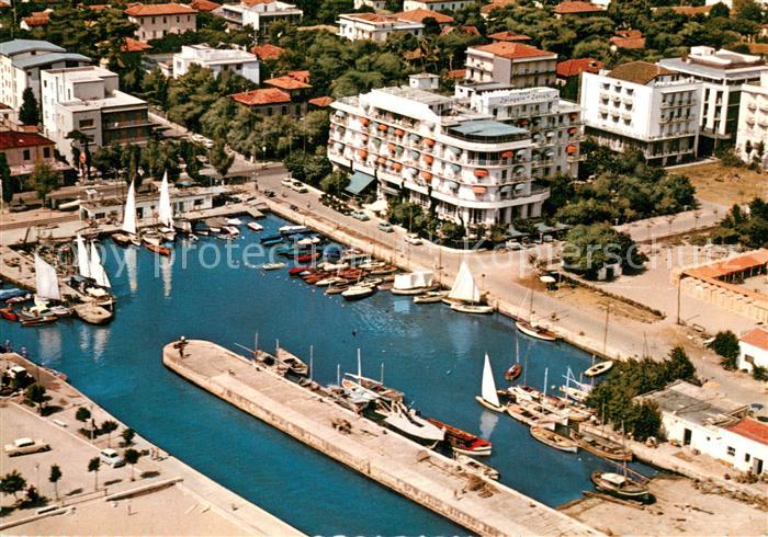 Riccione Italia Dock mit Savioli Hotel Strandpartie Fliegeraufnahme