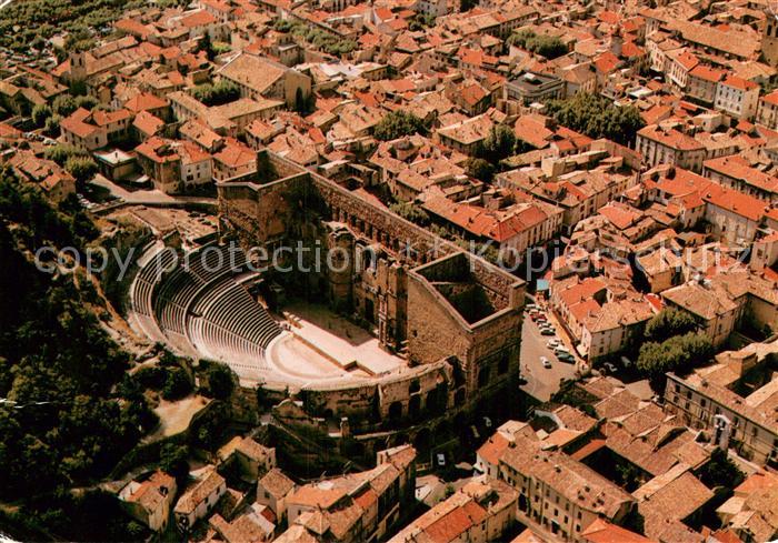 Orange 84 En avion au dessus du Theatre Antique