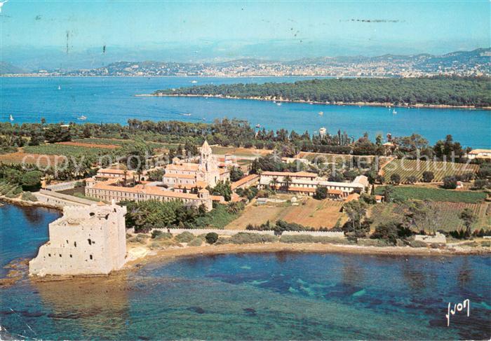 Cannes 06 Iles de Lerins Vue aerienne sur l’Abbaye Saint Honorat l’Ile Sainte Ma
