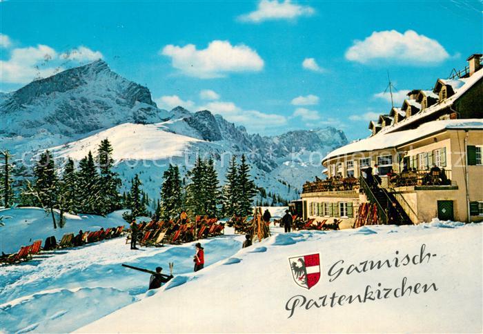 GARMISCH-PARTENKIRCHEN Bayern Kreuzerhaus mit Blick auf Zugspitzgruppe