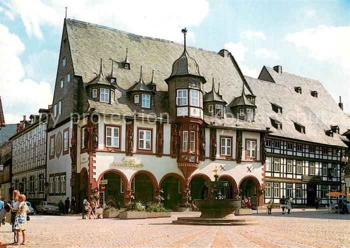 GOSLAR Harz Niedersachsen Marktplatz mit Hotel Kaiserworth Fachwerkhaus