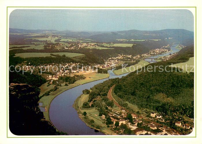 Saechsische Schweiz Blick vom Lilienstein auf Bad Schandau und Elbe