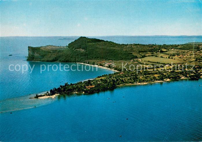 Manerba del Garda IT Fliegeraufnahme La Rocca