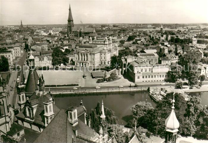 Schwerin  Mecklenburg Blikc vom Schloss