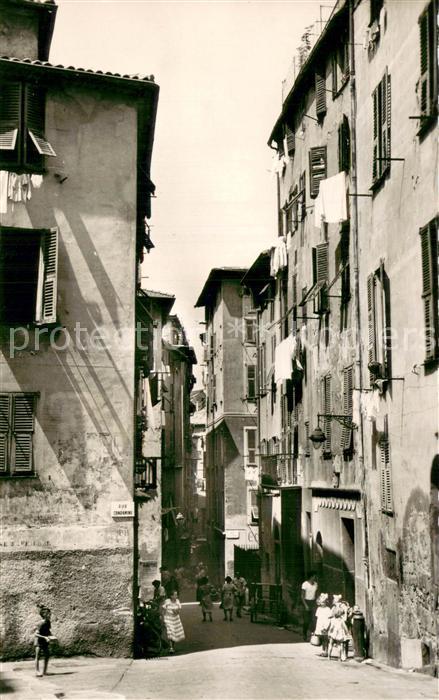 Nice 06 Une Rue Pittoresque de la Vieille Ville