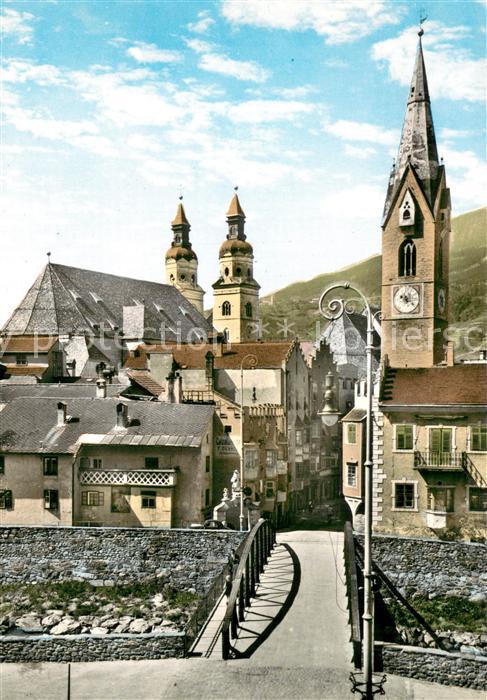 Brixen Suedtirol Ortsmotiv mit Kirchen
