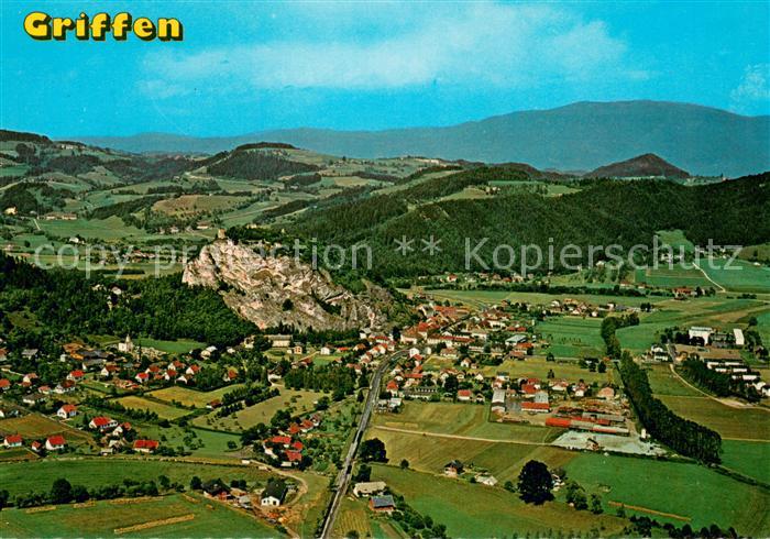 Griffen Burgruine auf hohem Felskegel im Schlossberg Fliegeraufnahme