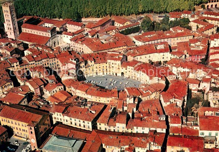 Lucca Toscana IT Anfiteatro Romano Veduta aerea