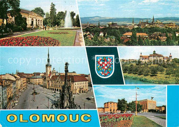 Olomouc Olmuetz CZ Smetanovy sady Celkovy pohled Namesti Miru s radnici a sousos