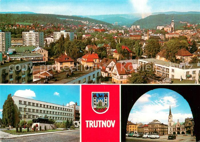 Trutnov Panorama Pamatnik osvobozeni s budovou Namesti Klementa Gottwalda s radn