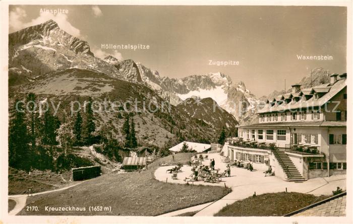 Kreuzeckhaus mit Alpspitze Hoellentalspitze Zugspitze Waxenstein