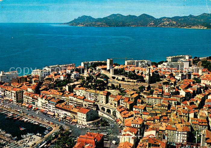 Cannes 06 Vue generale aerienne sur le Vieux Port