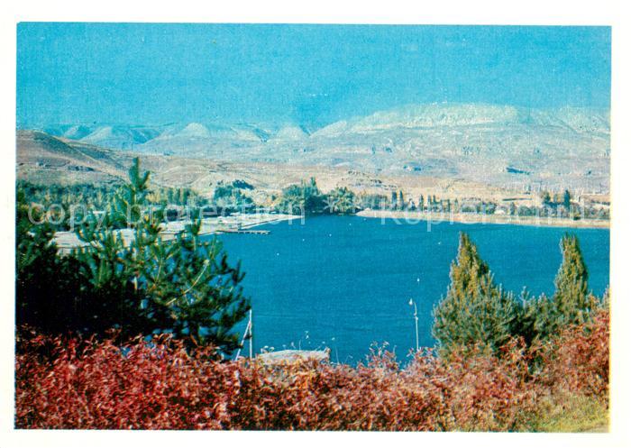 Kislovodsk see mit blick auf Berge