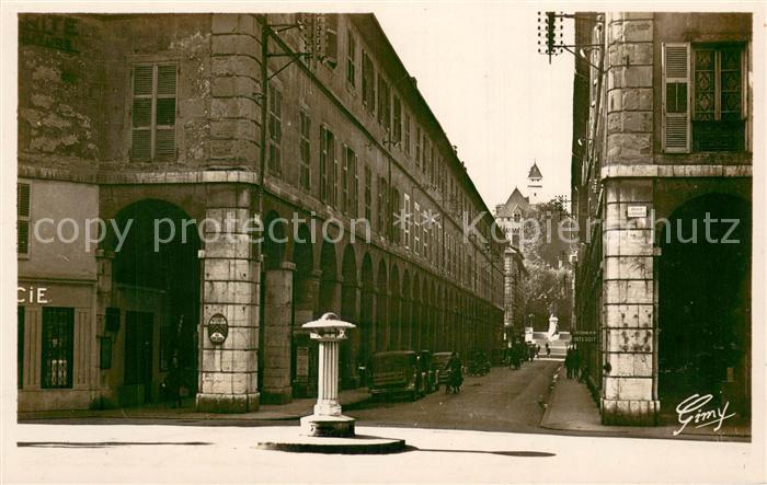 Chambery 73 Rue de Boigne Portiques Chateau des Ducs de Savoie