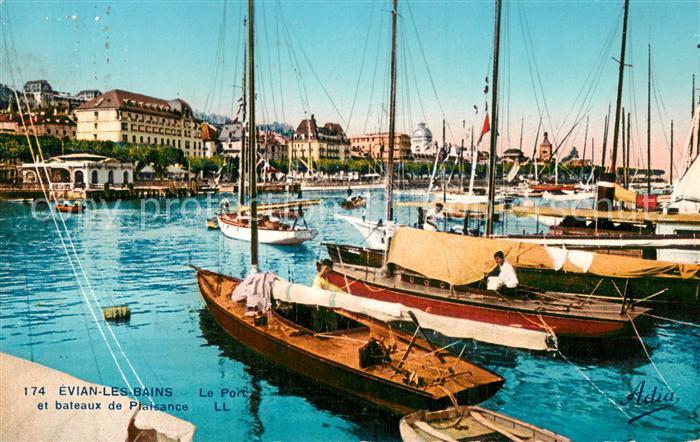 Evian-les-Bains 74 Le port et bateaux de plaisance Lac Leman