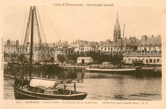 Saint-Malo 35 Avant Port Clocher de la Cathedrale Bateau