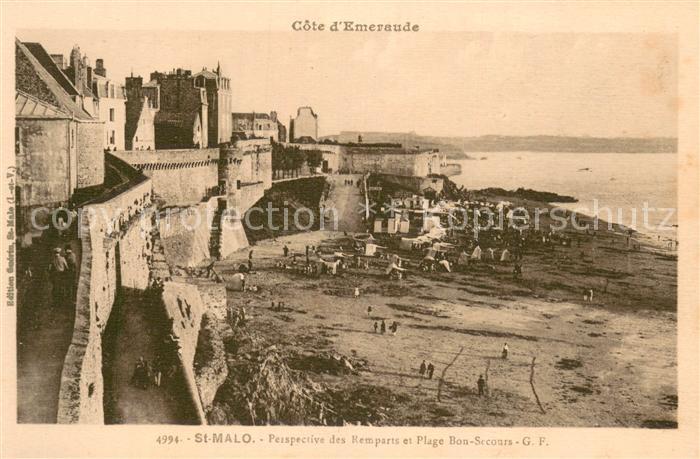 Saint-Malo 35 Perspective des remparts et plage bon secours
