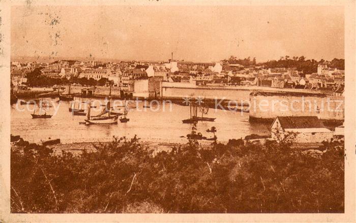 Concarneau Finistere Le port et la ville close