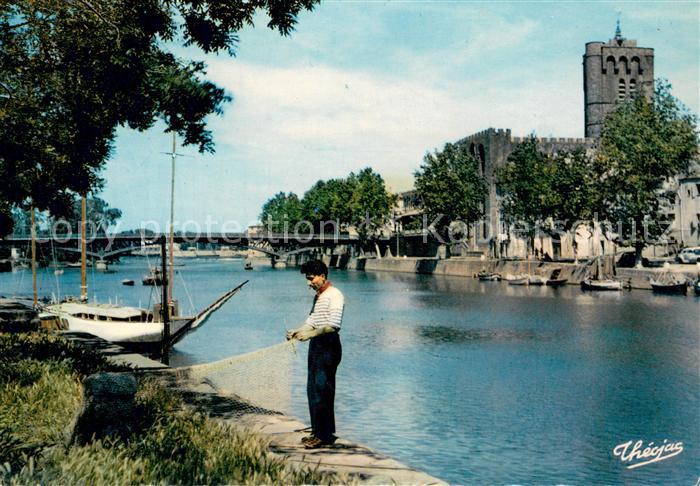 Agde Les rives de l Hérault et la Cathedrale