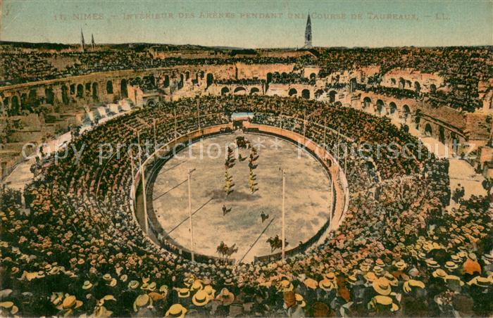 Nimes 30 Interieur des Arenes pendant une Course de Taureaux