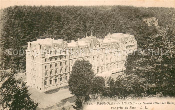Bagnoles-de-l Orne Le Nouvel Hotel des Bains vue prise du Parc