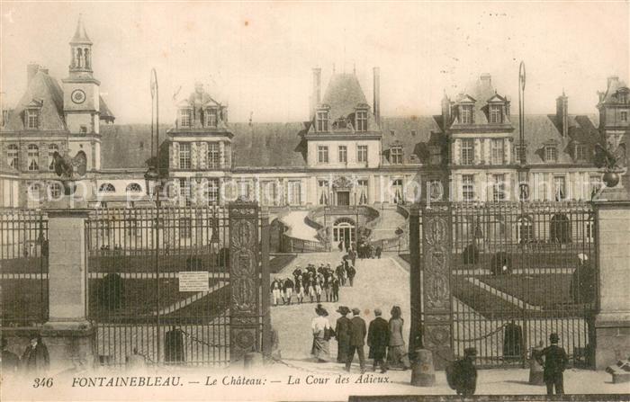 Fontainebleau 77 Seine et Marne Le Chateau La Cour des Adieux
