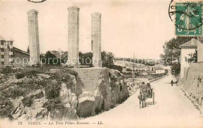 Nimes 30 Les Trois Piliers Romains