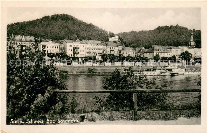 Bad Schandau Blick ueber die Elbe zum Ort Dampfer