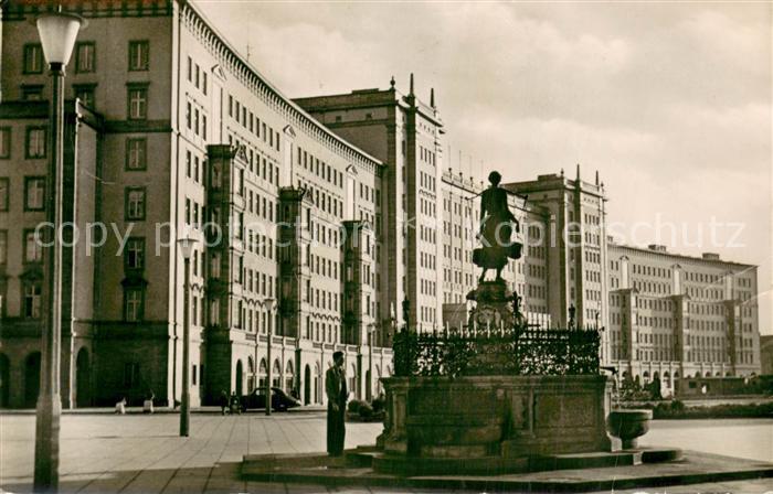 LEIPZIG Sachsen Neubauten am Rossplatz mit Maegdebrunnen