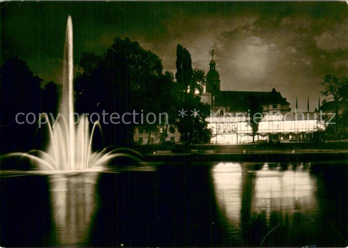 Suhl Thueringer Wald Interhotel Thueringen Tourist bei Nacht mit Springbrunnen