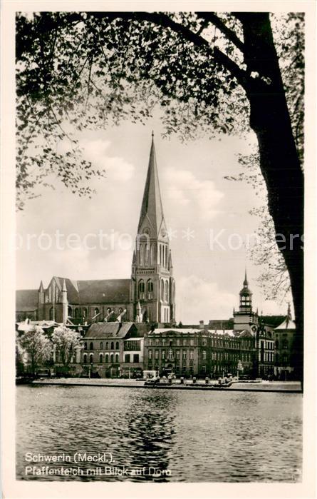Schwerin Mecklenburg Pfaffenteich mit Domblick