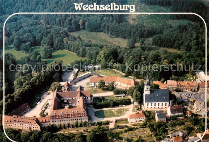 Wechselburg Schloss mit Basilika im Tal der Zwickauer Mulde Fliegeraufnahme
