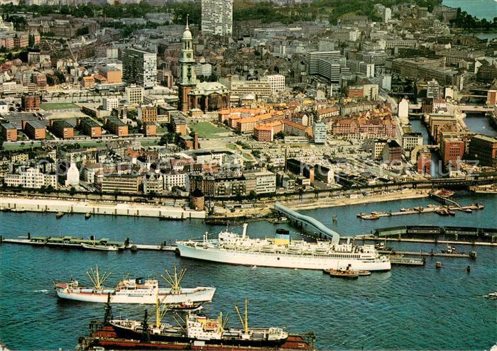 HAMBURG  CITY Hafen und St Michaeliskirche Fliegeraufnahme