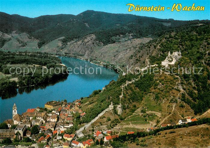 Duernstein Wachau Pfarrkirche Maria Himmelfahrt und Ruine Duernstein Fliegeraufn